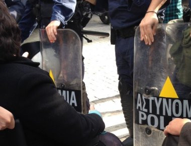 Επεισόδια και εισβολή ατόμων με αναπηρία εντός του Υπουργείου Υγείας (φωτό, βίντεο)